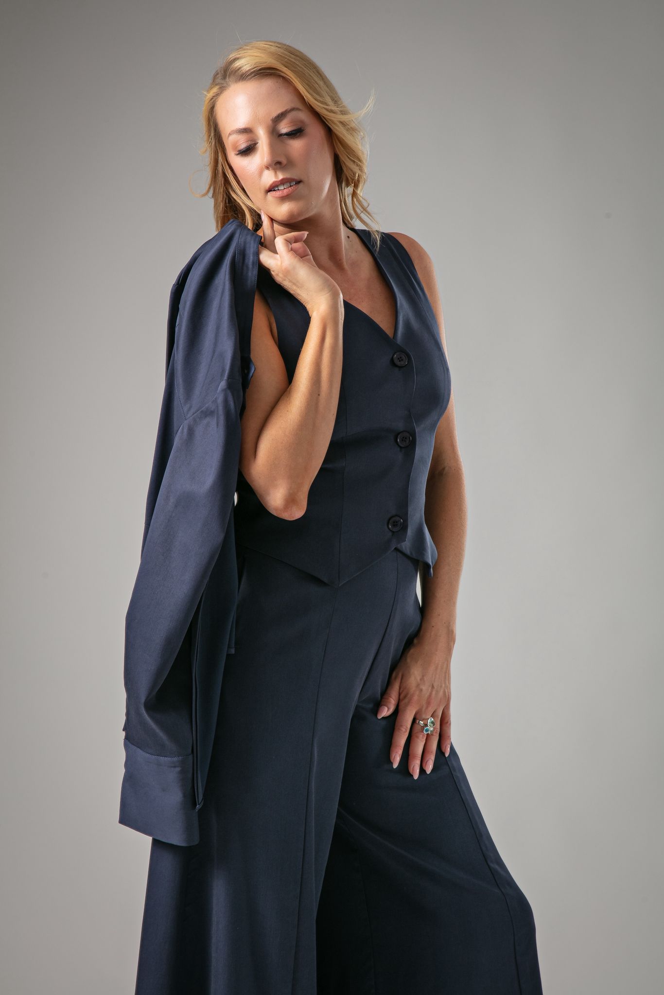 Sara Fitted Vest